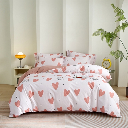 91家纺网 家纺一手货源 找家纺 曼秀琳 2025新款铂金棉数码印花四件套(全棉133*76) 臻爱-粉