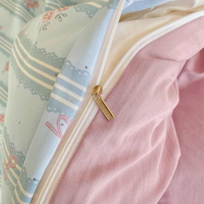 91家纺网 家纺一手货源 找家纺 尚美 2025新款小碎花针织棉床盖四件套 梅兰