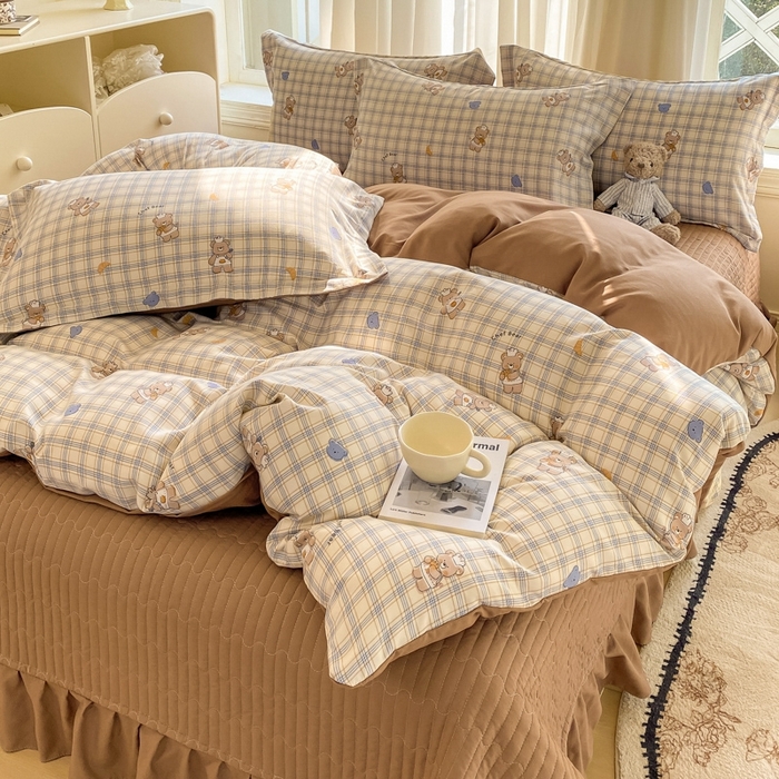 91家纺网 家纺一手货源 找家纺 尚美 2025新款小碎花针织棉床盖四件套 皇冠熊