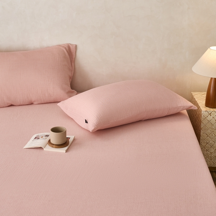 91家纺网 家纺一手货源 找家纺 蓝邻 2025新款全棉双层皱皱纱单品系列-单床笠 蔷薇粉