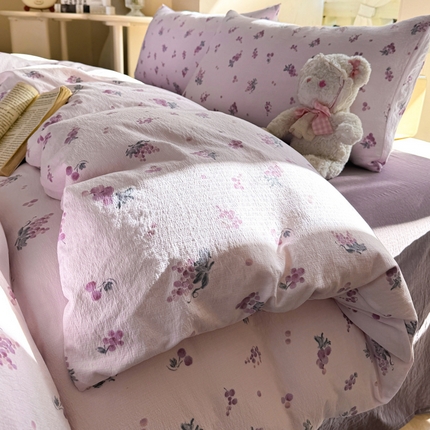 91家纺网 家纺一手货源 找家纺 韩巢家纺 2025新款云感双层纱床上用品四件套超柔裸睡级床单被套三件套-(提供卖家秀) 葡萄七分甜