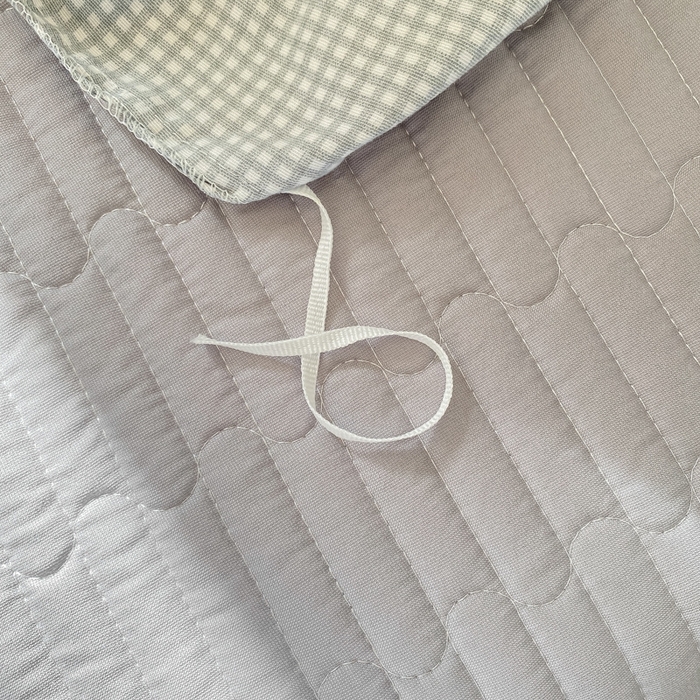 91家纺网 家纺一手货源 找家纺 尚美 2025新款小碎花针织棉床盖四件套 黑色蝴蝶结