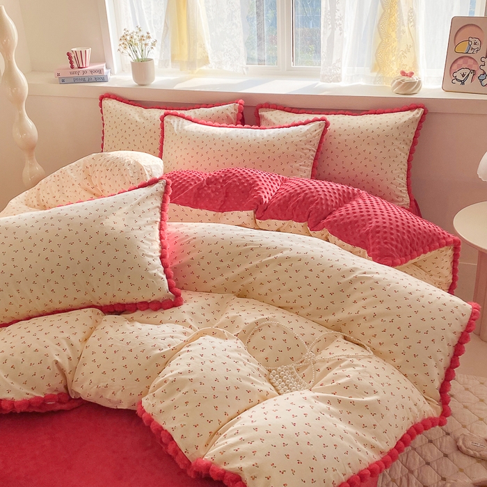 91家纺网 家纺一手货源 找家纺 千朵 2025新款棉加豆豆绒毛毛球边四件套 小幸运