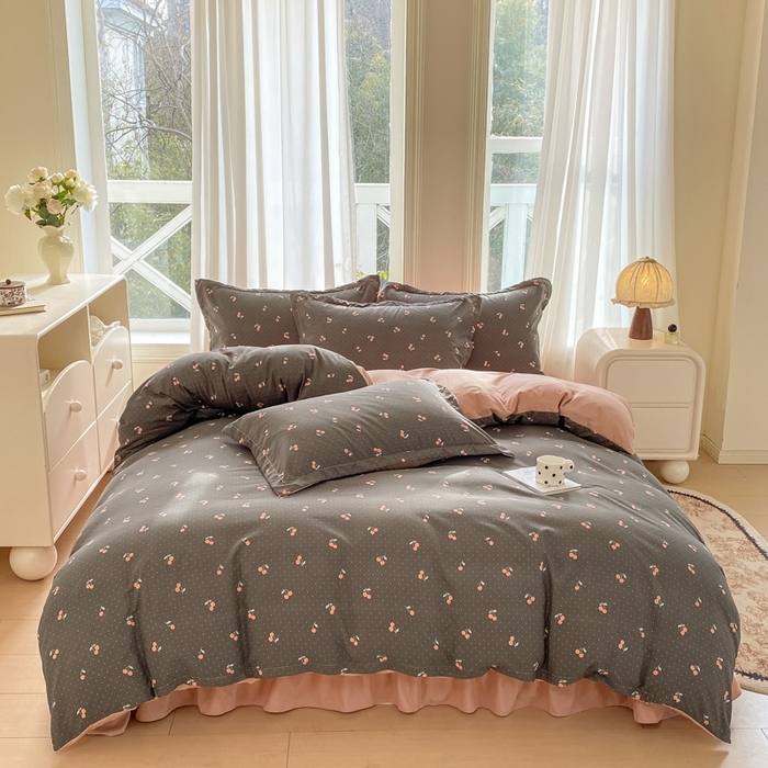 91家纺网 家纺一手货源 找家纺 尚美 2025新款小碎花针织棉床盖四件套 红樱桃