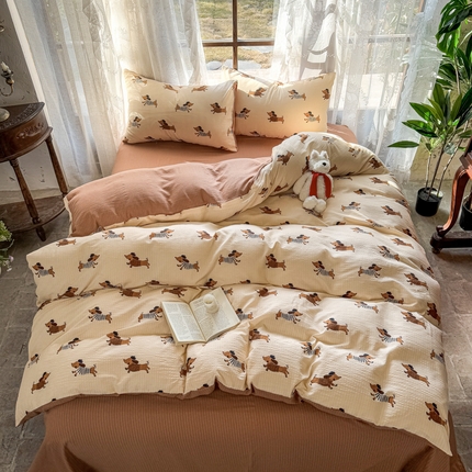 91家纺网 家纺一手货源 找家纺 晚爱家纺（原晚安家居） 2025新款A类双层纱有氧提花彩竺棉小竺棉四件套 欢乐狗