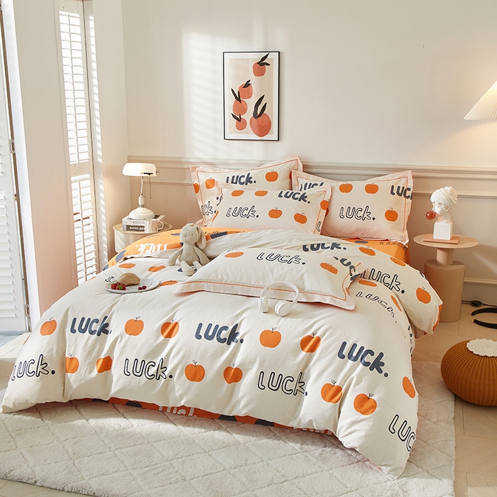 91家纺网 家纺一手货源 找家纺 金纱玉纺家纺 2025新款全棉13376数码印花四件套（礼盒包装） 苹果世家-米