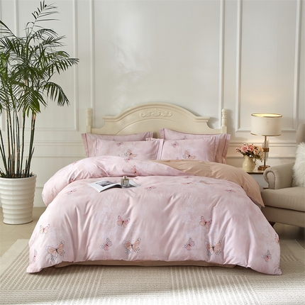 91家纺网 家纺一手货源 找家纺 曼秀琳 2025新款铂金棉数码印花四件套(全棉133*76) 浅梦-粉