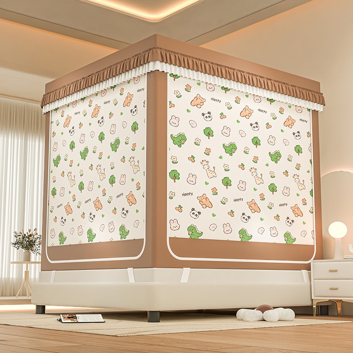 91家纺网 家纺一手货源 找家纺 千逸虹 2025新款坐床防摔可拆卸遮光双层布帘蚊帐 森林乐园