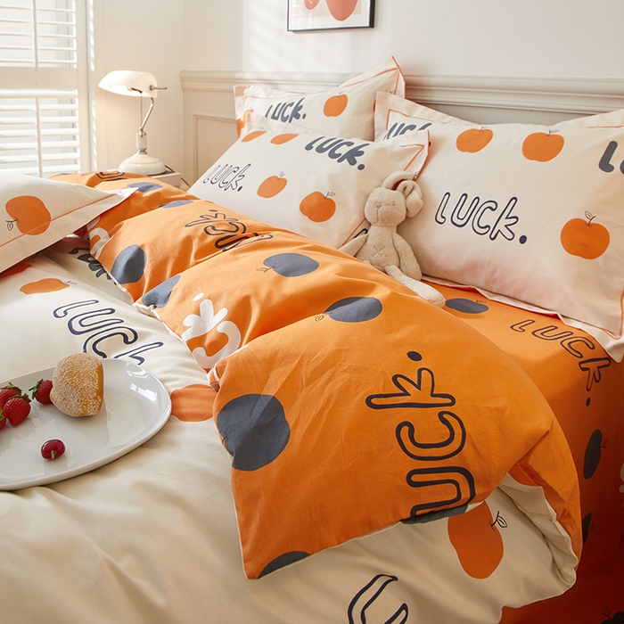 91家纺网 家纺一手货源 找家纺 金纱玉纺家纺 2025新款全棉13376数码印花四件套（礼盒包装） 苹果世家-米