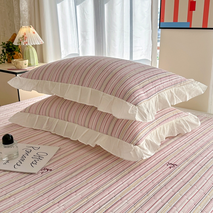 91家纺网 家纺一手货源 找家纺 岚吉 2025新款40支133*72全棉斜纹夹棉绗缝小花边床盖 条纹律动