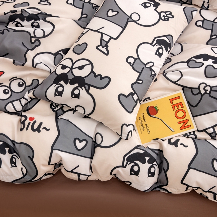 91家纺网 家纺一手货源 找家纺 乐居坊 2025新款亲肤舒适A类水洗云朵棉四件套-场景一 奇趣小新