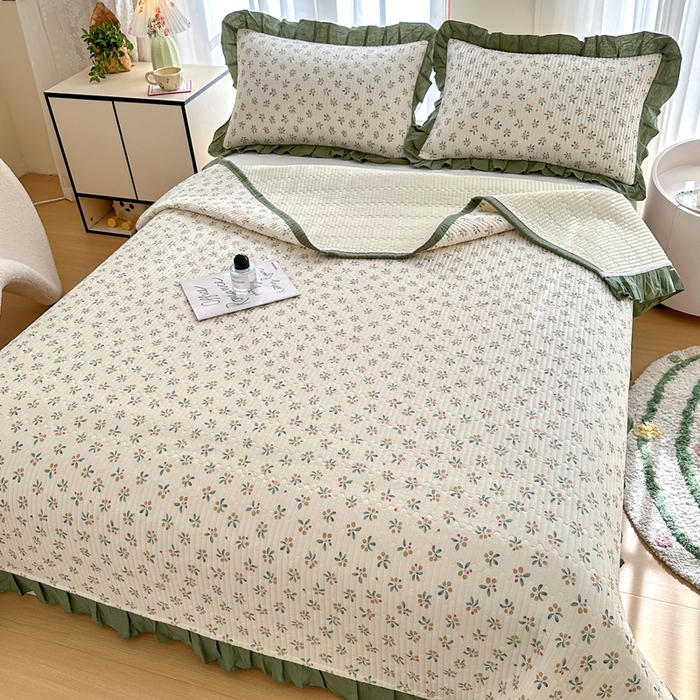 91家纺网 家纺一手货源 找家纺 岚吉 2025新款40支133*72全棉斜纹夹棉绗缝小花边床盖 意礼