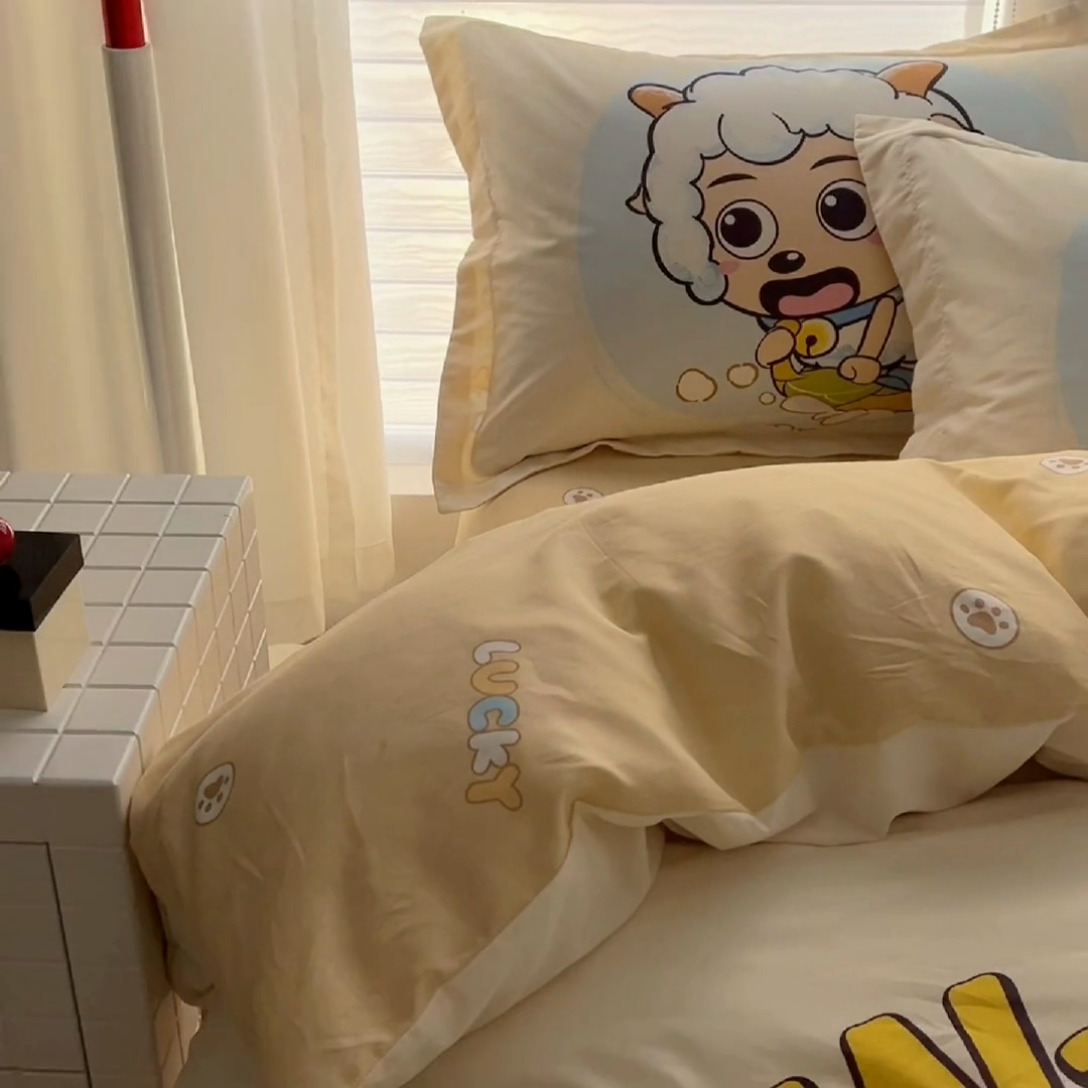 91家纺网 家纺一手货源 找家纺 浩诚 2025新款正版喜羊羊灰太狼全棉卡通大版印花四件套（全）-提供买家秀 梦幻探险