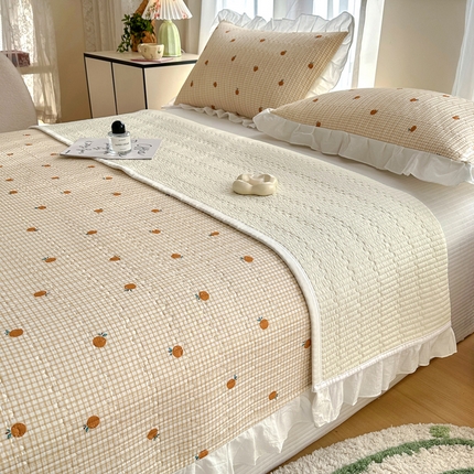 岚吉 2025新款40支133*72全棉斜纹夹棉绗缝小花边床盖 乐橙