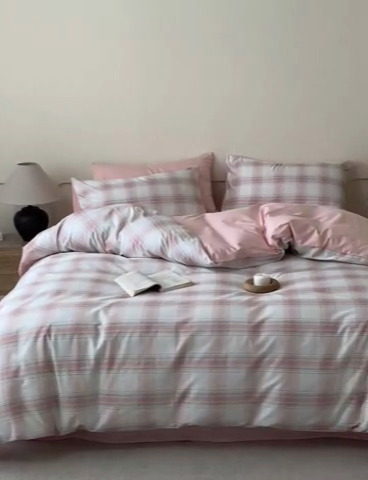 91家纺网 家纺一手货源 找家纺 涵宸家纺 2025新款全棉印花良品系列四件套 莫妮粉