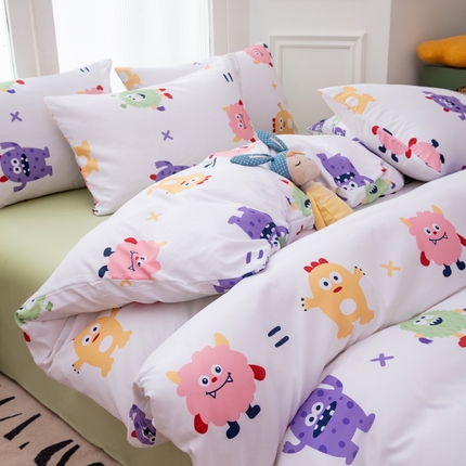 91家纺网 家纺一手货源 找家纺 乐居坊 2025新款亲肤舒适A类水洗云朵棉四件套-场景二 小怪兽