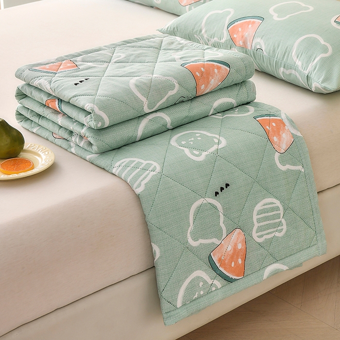 91家纺网 家纺一手货源 找家纺 培童   2025新款超声波亲肤绒夏被夏凉被直播爆款超声波夏被空调被礼品被 小熊西瓜