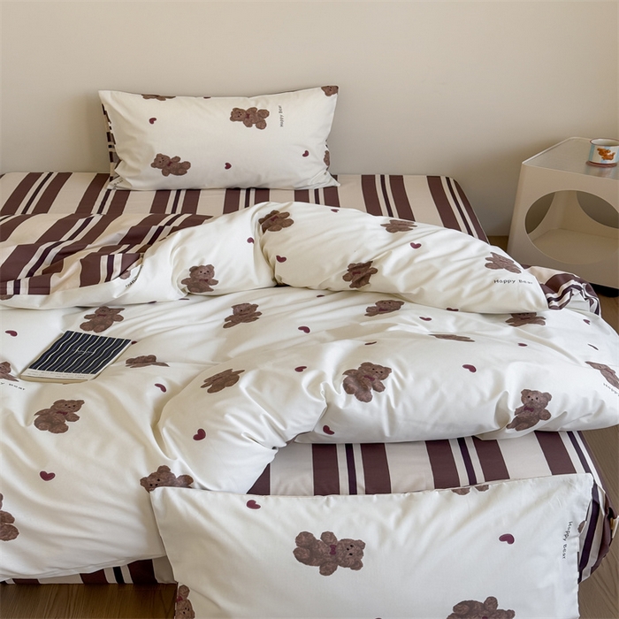 91家纺网 家纺一手货源 找家纺 窝米 2025新款全棉13370四件套 ins萌趣卡通风系列（花香熊猫、格汪梦） 小呆熊