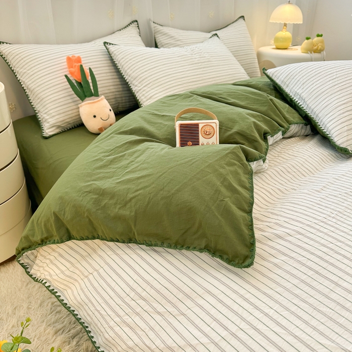 91家纺网 家纺一手货源 找家纺 简宜家居（朝初家纺） 2025新款色织小提花三角针款四件套 三角针绿灰条