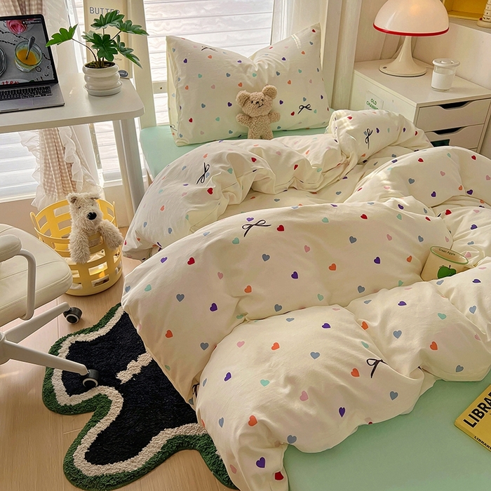 91家纺网 家纺一手货源 找家纺 阿曼达 2025新款印花水洗m学生床单人四件套 爱心蝴蝶结