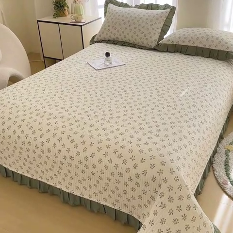 91家纺网 家纺一手货源 找家纺 岚吉 2025新款40支133*72全棉斜纹夹棉绗缝小花边床盖 意礼