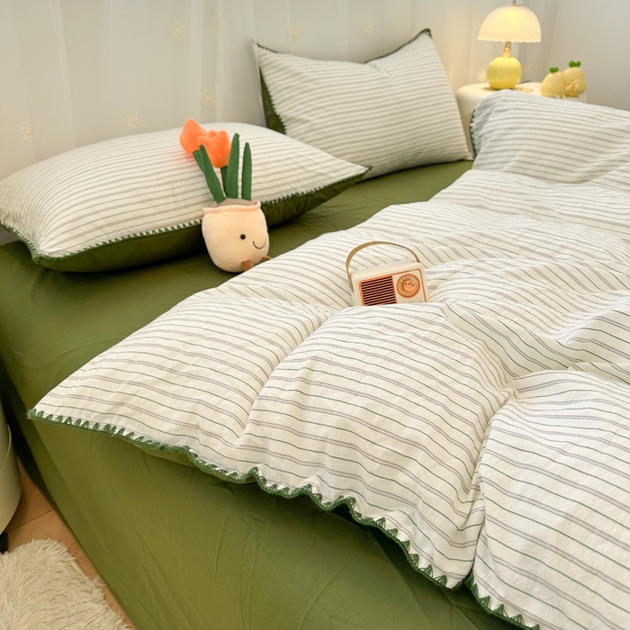 91家纺网 家纺一手货源 找家纺 简宜家居（朝初家纺） 2025新款色织小提花三角针款四件套 三角针绿灰条