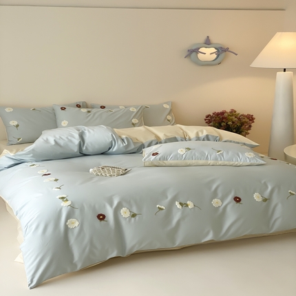 91家纺网 家纺一手货源 找家纺 初拾 2025新款100s澳棉毛巾绣四件套-—雏菊 雏菊-晴天蓝