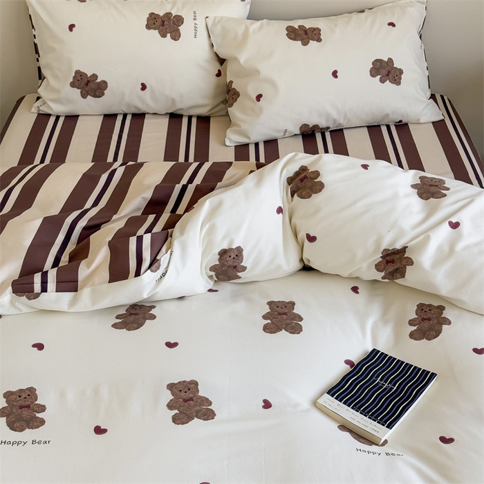 91家纺网 家纺一手货源 找家纺 窝米 2025新款全棉13370四件套 ins萌趣卡通风系列（花香熊猫、格汪梦） 小呆熊