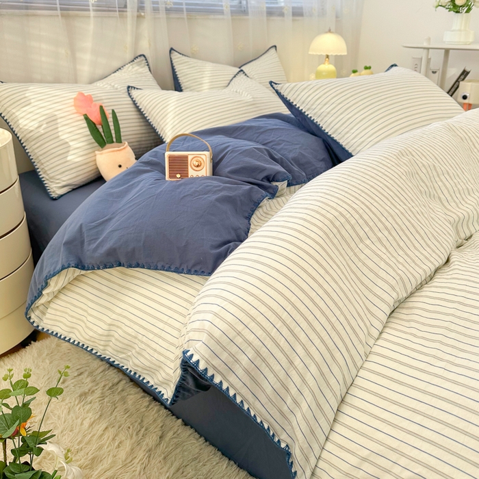 91家纺网 家纺一手货源 找家纺 简宜家居（朝初家纺） 2025新款色织小提花三角针款四件套 三角针蓝灰条