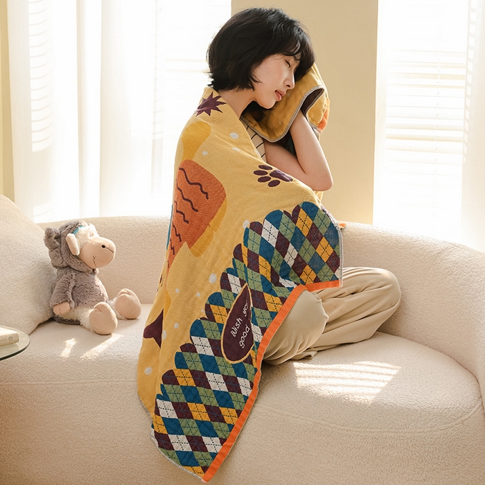 91家纺网 家纺一手货源 找家纺 雯雨家纺 2025新款亲肤可爱全棉A类纱布浴巾 草莓小狗