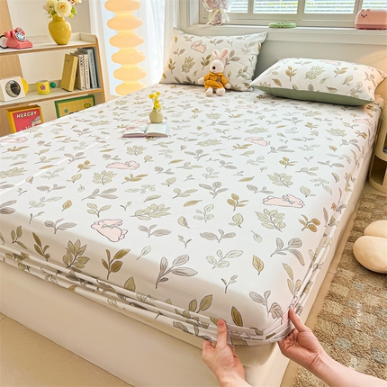 91家纺网 家纺一手货源 找家纺 雯豆2025春夏新品全棉床笠三件套学生成人印花纯棉床罩 全棉床笠-丛林兔