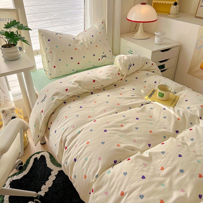 91家纺网 家纺一手货源 找家纺 阿曼达 2025新款印花水洗m学生床单人四件套 爱心蝴蝶结