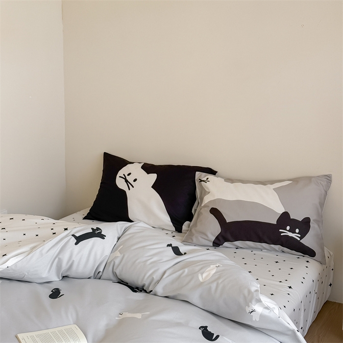 91家纺网 家纺一手货源 找家纺 窝米 2025新款全棉13370四件套 ins萌趣卡通风系列（花香熊猫、格汪梦） 猫影