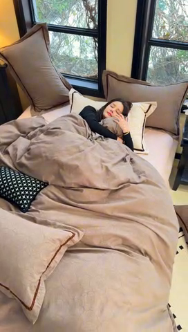 91家纺网 家纺一手货源 找家纺 久典家居 2025新款三层纱浮雕大提花织带贴边款四件套 玫瑰—咖