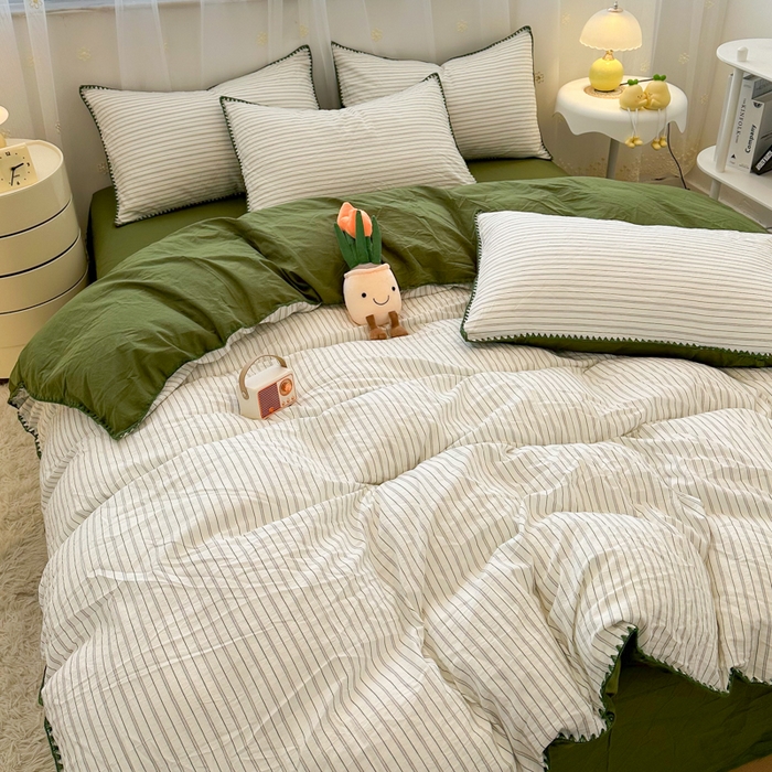 91家纺网 家纺一手货源 找家纺 简宜家居（朝初家纺） 2025新款色织小提花三角针款四件套 三角针绿灰条