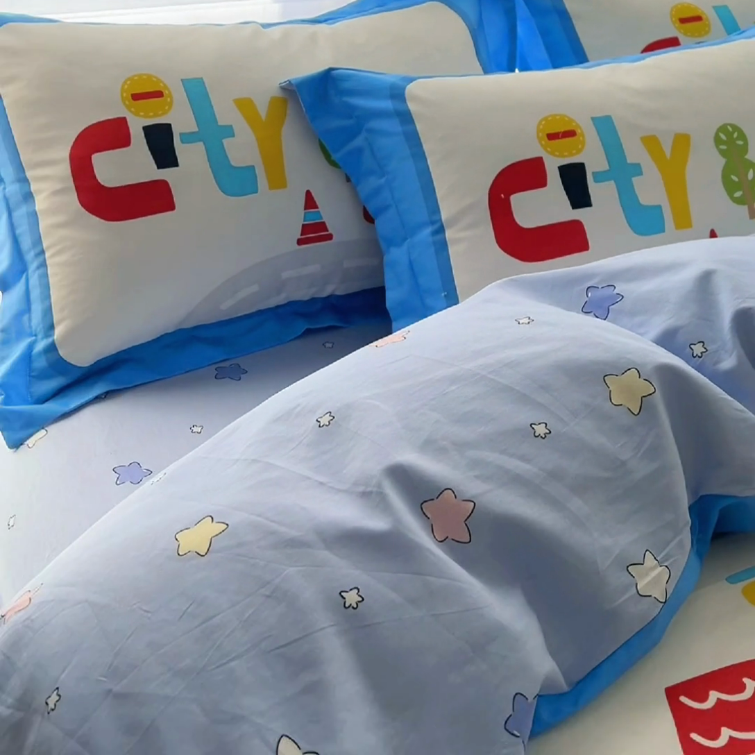 91家纺网 家纺一手货源 找家纺 浩诚 2025新款全棉大版卡通太空人宇航员小恐龙小汽车系列纯棉四件套-提供买家秀 汽车派对