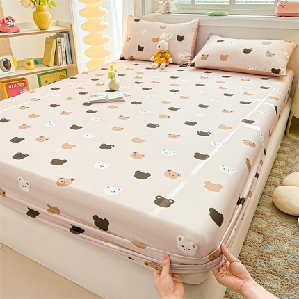 91家纺网 家纺一手货源 找家纺 雯豆2025春夏新品全棉床笠三件套学生成人印花纯棉床罩 全棉床笠-饼干熊