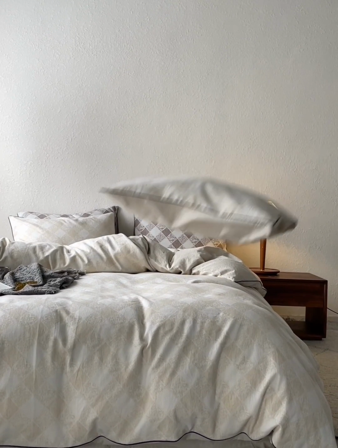 91家纺网 家纺一手货源 找家纺 （总）简家居2025新款20%亚麻80%棉混纺四件套-罗马格