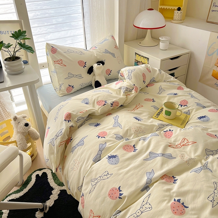 91家纺网 家纺一手货源 找家纺 阿曼达 2025新款印花水洗m学生床单人四件套 草莓蝴蝶结