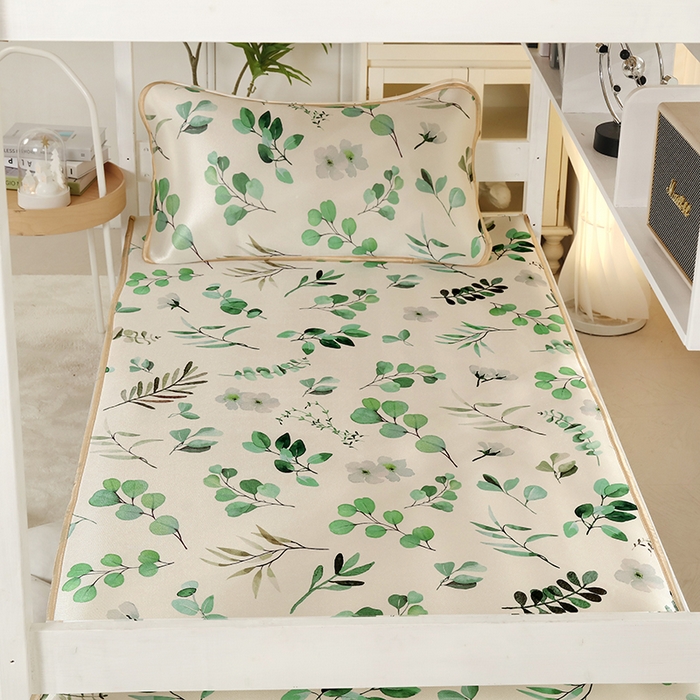 91家纺网 家纺一手货源 找家纺 沁童儿童用品店 2025新款学生宿舍牛奶冰丝凉席两件套 绿意盎然