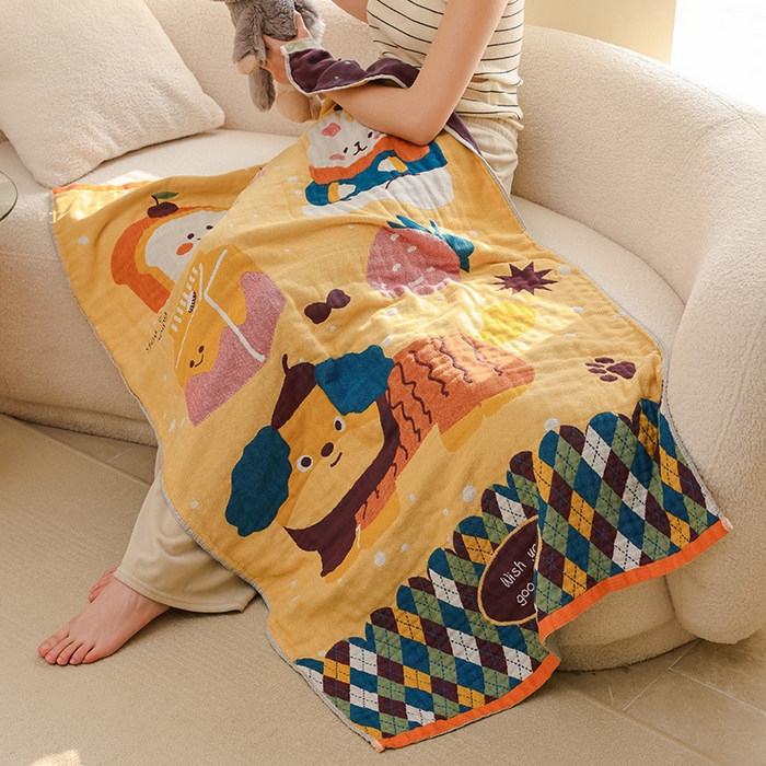 91家纺网 家纺一手货源 找家纺 雯雨家纺 2025新款亲肤可爱全棉A类纱布浴巾 草莓小狗