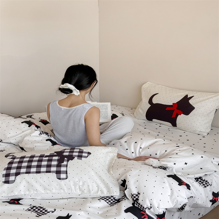 91家纺网 家纺一手货源 找家纺 （总）窝米 2025新款全棉13370四件套 ins萌趣卡通风系列（花香熊猫、格汪梦）