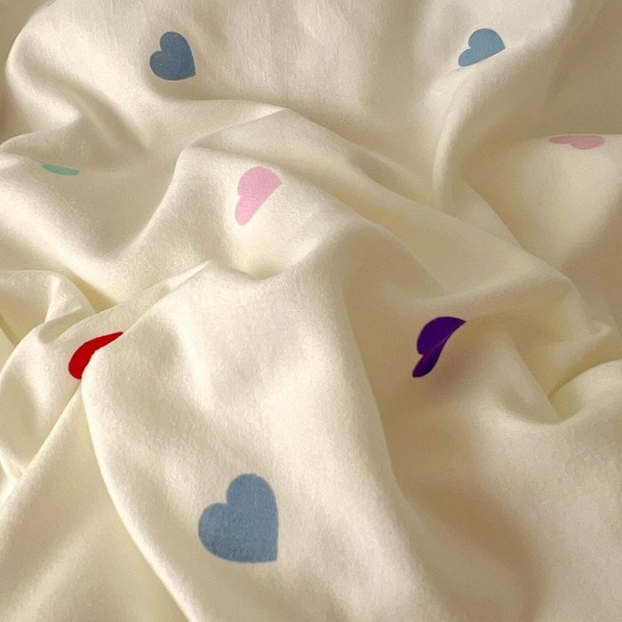 91家纺网 家纺一手货源 找家纺 阿曼达 2025新款印花水洗m学生床单人四件套 爱心蝴蝶结