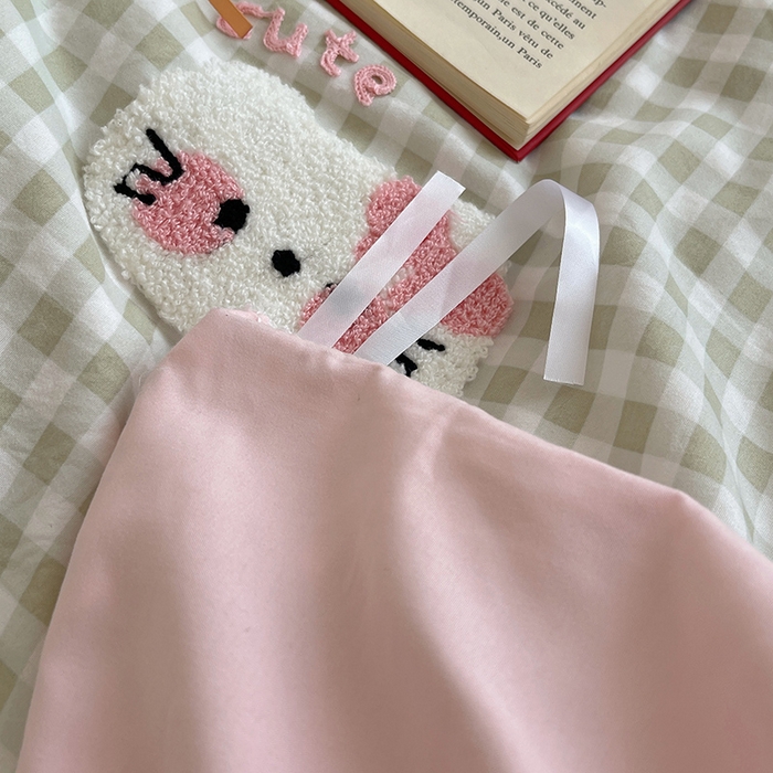 91家纺网 家纺一手货源 找家纺 桃心家居 2025新款A类亲肤舒适软糯云柔水洗棉奶油格子撞色毛巾绣猫咪蝴蝶结水洗棉系列四件套 云柔水洗棉-蝴蝶结猫咪绿粉