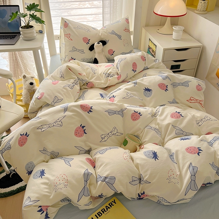 91家纺网 家纺一手货源 找家纺 阿曼达 2025新款印花水洗m学生床单人四件套 草莓蝴蝶结