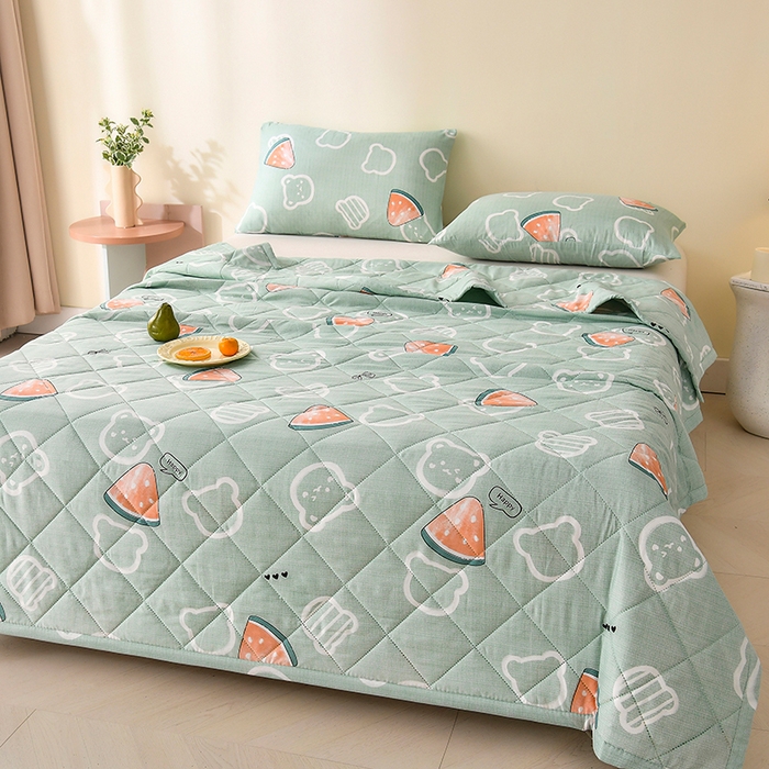 91家纺网 家纺一手货源 找家纺 培童   2025新款超声波亲肤绒夏被夏凉被直播爆款超声波夏被空调被礼品被 小熊西瓜