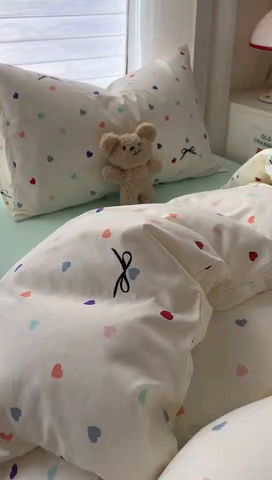 91家纺网 家纺一手货源 找家纺 阿曼达 2025新款印花水洗m学生床单人四件套 爱心蝴蝶结