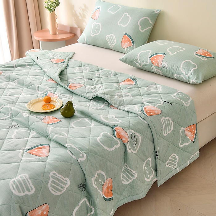 91家纺网 家纺一手货源 找家纺 培童   2025新款超声波亲肤绒夏被夏凉被直播爆款超声波夏被空调被礼品被 小熊西瓜