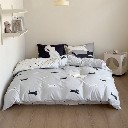 91家纺网 家纺一手货源 找家纺 窝米 2025新款全棉13370四件套 ins萌趣卡通风系列（花香熊猫、格汪梦） 猫影