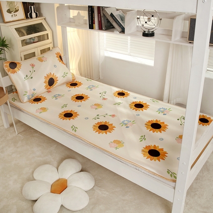 91家纺网 家纺一手货源 找家纺 （总）沁童儿童用品店 2025新款学生宿舍牛奶冰丝凉席两件套